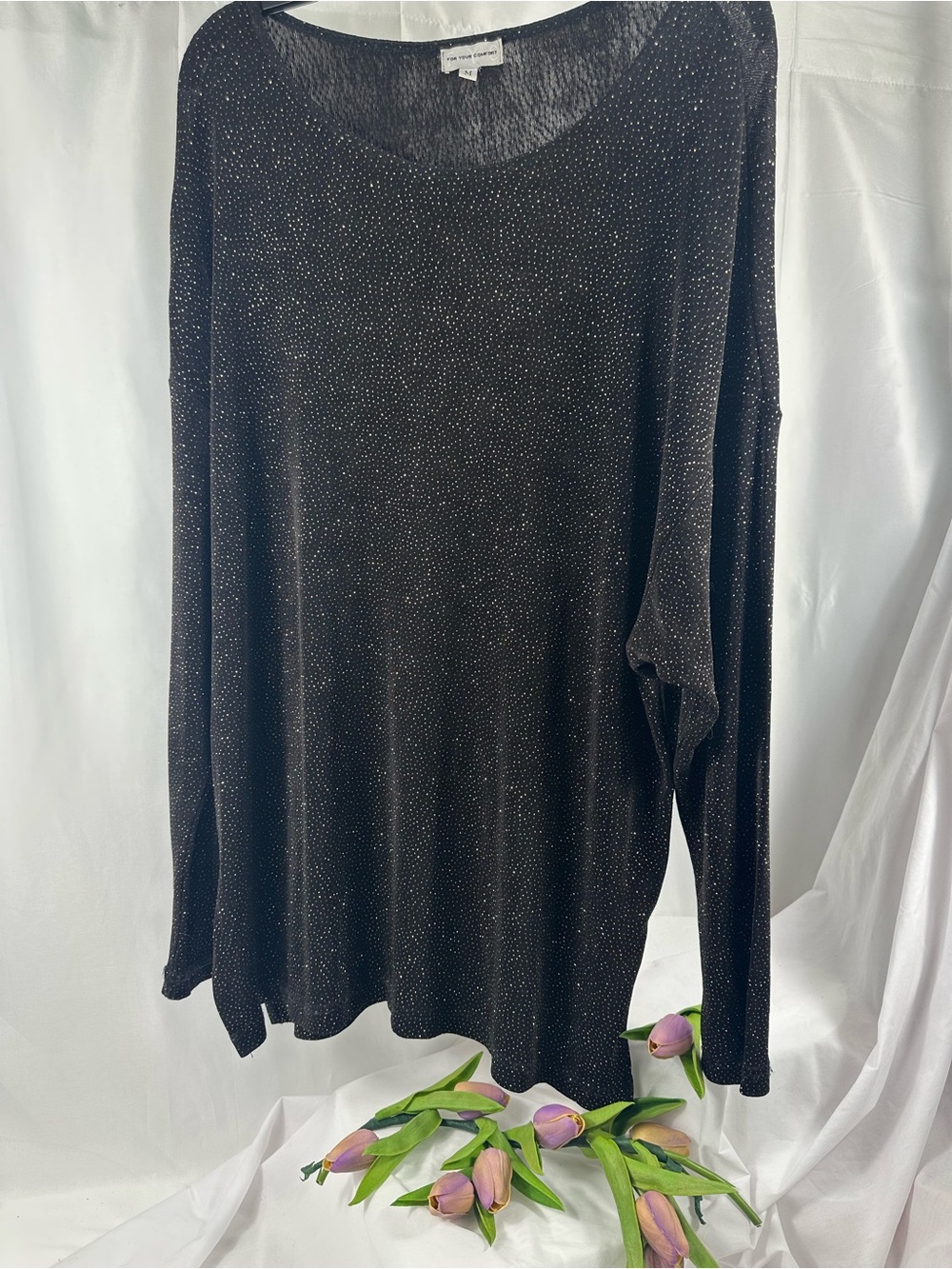 Women’s SZ Medium Black Gold Metallic Sheer Tunic Blouse FITS LIKE AN XL